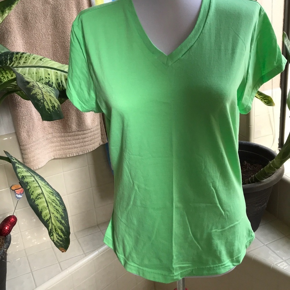 Danskin Now bright green V-neck T-shirt
